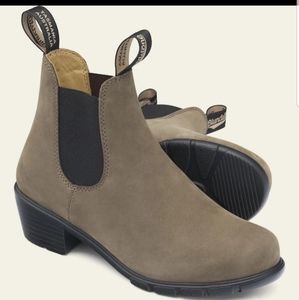 NEW in Box - Blundstone 1961 Chelsea Ankle Boots in Stone Nubuck